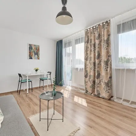 Studio With Sky Tower View By Renters Wrocław